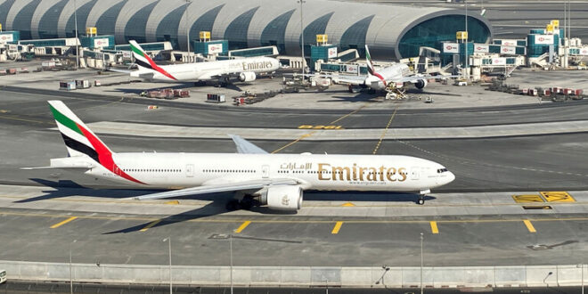 طيران الإمارات تتكبد خسائر بالمليارات