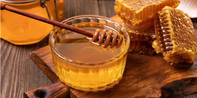 فائدة وضع العسل على السرة قبل النوم