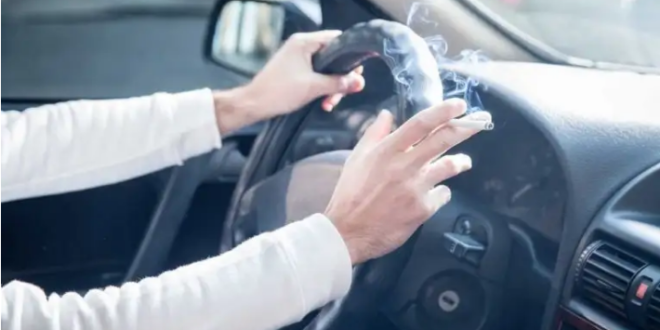 مكون خارق يخلصك من رائحة السجائر داخل سيارتك