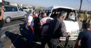 إصابة عمال من مصفاة حمص إثر تدهور حافلة تقلهم على الطريق