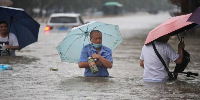 وضع "خطير جدا" فيضانات هائلة تكتسح وسط الصين