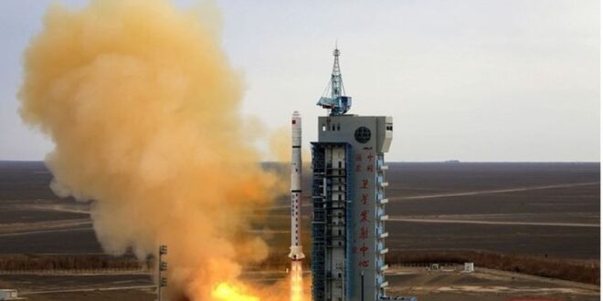 بالصور..الصين ترفع علم البلاد على المريخ وترسم شعارا غريبا على سطحه