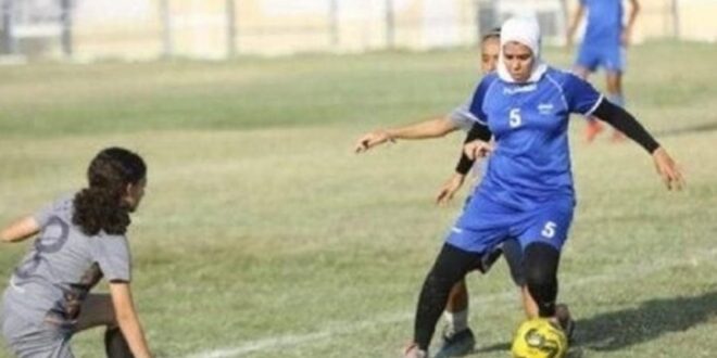 لاعبة كرة قدم مصرية تتعرض لضرب مبرح في الملعب (شاهد)