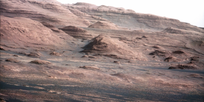 صورة لسطح المريخ تثير جدلاً واسعاً في وكالة ناسا