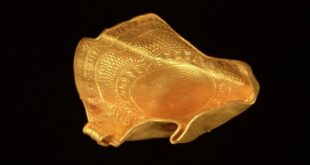 عالم آثار هاو يعثر على كنوز ذهبية فريدة عمرها 1500 عام