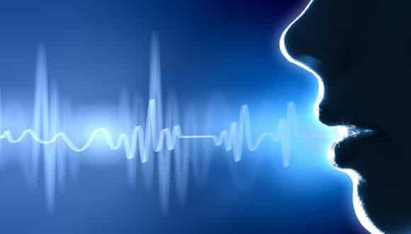 فوائد ومخاطر تقليد الأصوات عبر الذكاء الاصطناعي