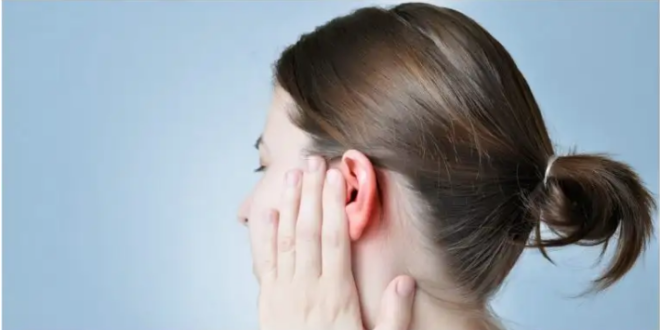 كيف تنظف أذنيك بشكل صحيح
