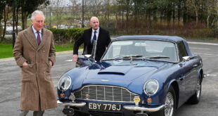 الأمير تشارلز يكشف أن سيارته الكلاسيكية "أستون مارتن" تعمل بالنبيذ الأبيض والجبن... فيديو