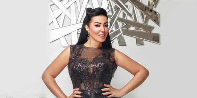 فستان سمية الخشاب يضعها بموقف محرج