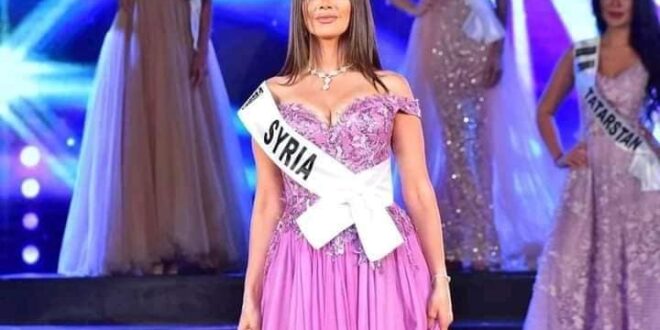 عارضة أزياء سورية تحقق شهرة بجمالها