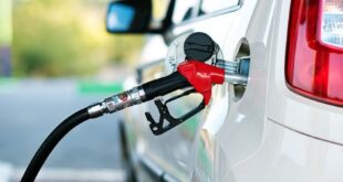 ما سر اختلاف أماكن غطاء خزان الوقود في السيارات؟