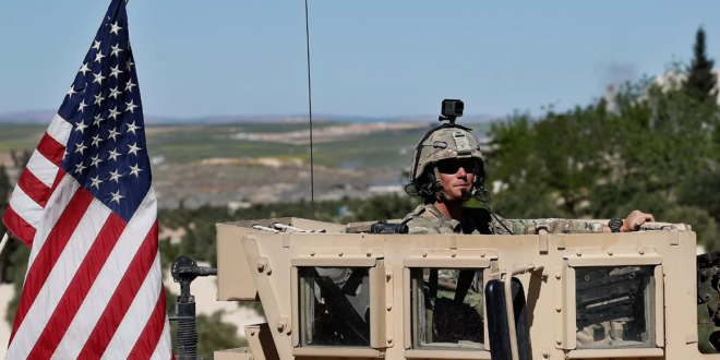 الجيش الأمريكي يدخل 100 شاحنة وصهريج إلى قاعدته شمال شرقي سوريا