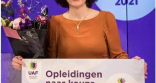 سيدة سورية تفوز بجائزة التميز في هولندا