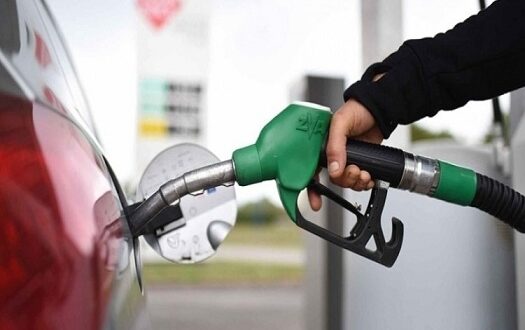 وزارة النفط ترفع سقف تعبئة البنزين للسيارات
