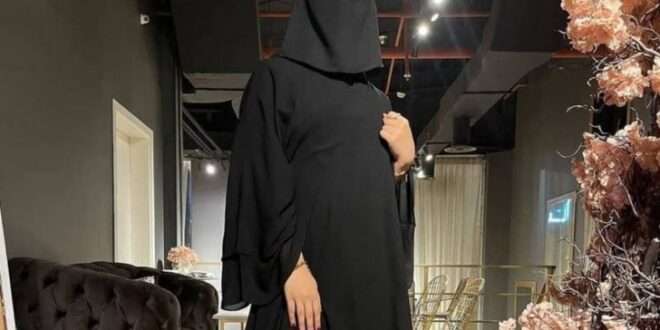 منقبة سعودية تنشر صوراً خادشة
