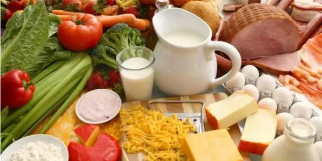 خمس أطعمة تزيل السموم من الجسم
