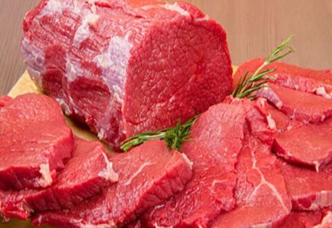 سوريون يشترون اللحوم الحمراء بالأوقية