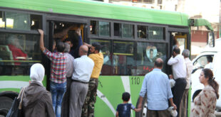 الأجرة بباص النقل ثم يفر هاربا بها