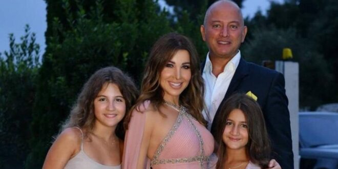 مذيع يخيّر نانسي عجرم بين زوجها وبناتها