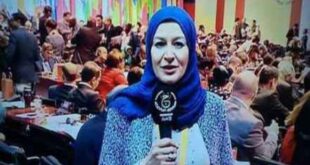 لأول مرة منذ نصف قرن.. تلفزيون الجزائر يسمح لمذيعة محجبة بإلقاء الأخبار.