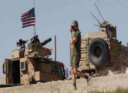 مقتل وإصابة مسلحين موالين للجيش الأمريكي في هجوم بالرشاشات شرقي سوريا