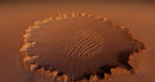 "ناسا" ترصد ظاهرة غريبة جدا عند تحليق طائرتها في أجواء المريخ... صور وفيديو