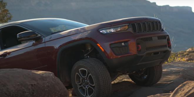 Grand Cherokee الجبارة تظهر بحلّة جديدة