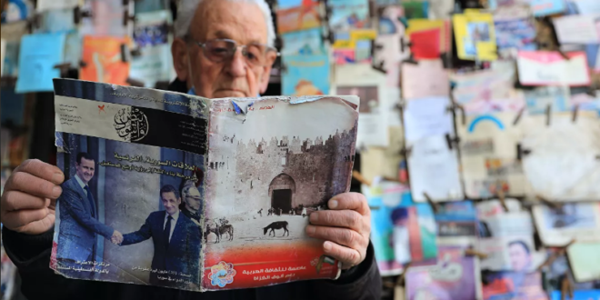 أقدم "بائعي الصحف" في دمشق يواصل عمله منذ 64 عاما