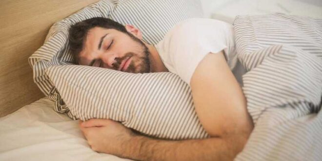 ليلة واحدة من النوم بهذه الطريقة يمكن أن تكون خطيرة جدا