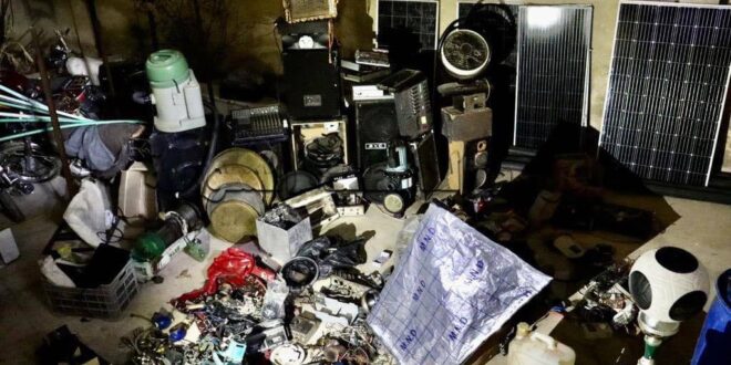 القبض على لصوص يستغلون انقطاع الكهرباء لسرقة منازل ومزارع في جديدة عرطوز