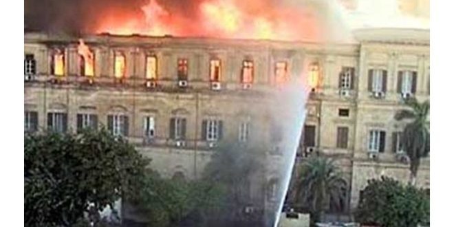 حريق في أشهر قصور تركيا التاريخية بإسطنبول