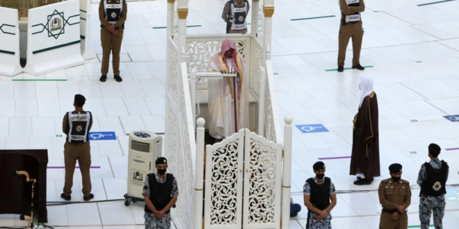 السعودية تمنع بث الصلوات من المساجد خلال