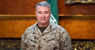 قائد القيادة المركزية الأمريكية: قواتنا باتت معرضة للخطر في سوريا والعراق
