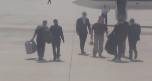 شاهد عملية تبادل سجينين أمريكي وروسي في مطار تركي