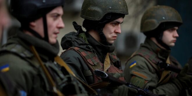 ما هو "جيش الناتو السرّي" في أوكرانيا؟