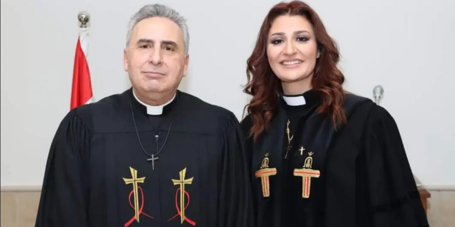 ماتيلد صباغ برتبة قسيسة في الكنسية الانجيلية بالحسكة