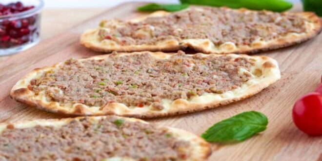 “صفائح عجين” مليئة بالحشرات في اللاذقية