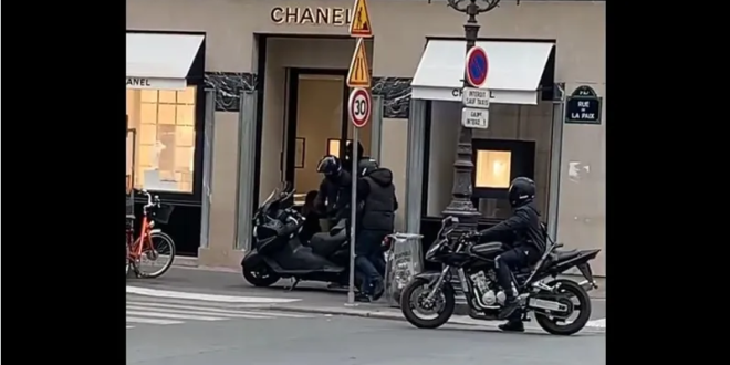 بالفيديو.. سرقة متجر مجوهرات فاخر وسط باريس "في وضح النهار"