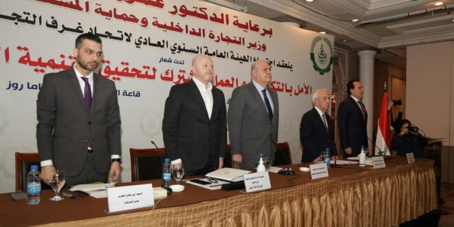 وزير التجارة الداخلية يصف قرار وزير الصناعة
