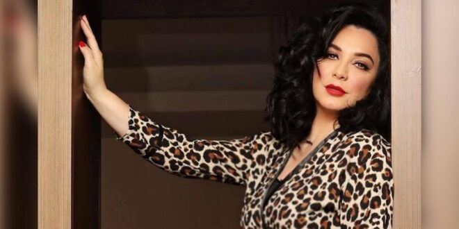 سلاف فواخرجي تعاتب الفنانين والصحفيين