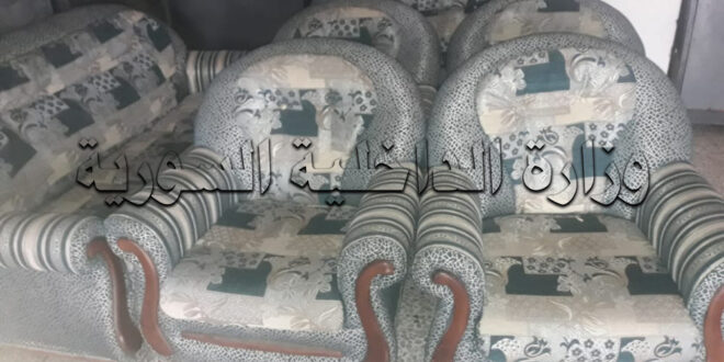 سرقة الأثاث من البيوت المهجورة في مدينة حماة