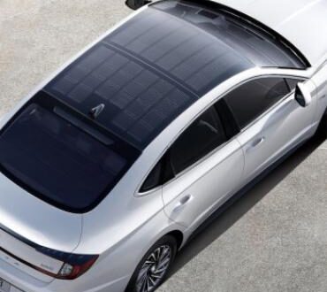 سيارة صينية يمكنها قطع 75 كم باستخدام الألواح الشمسية فقط