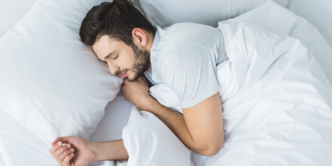 إياك أن تمارس هذه العادات الخاطئة قبل النوم