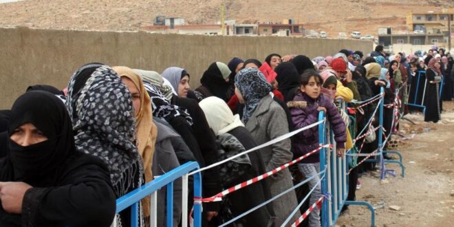بلدية لبنانية تجبر السوريين على توقيع تعهد بالعودة إلى بلادهم