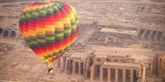 مصر.. سقوط منطاد من ارتفاع 60 مترا