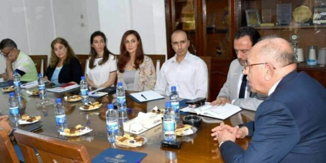 وزارة الصناعة تبحث تطوير وتحديث قانون الاتحاد العام للحرفيين