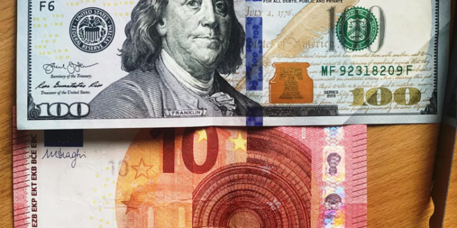 انخفاض سعر صرف اليورو مقابل الدولار