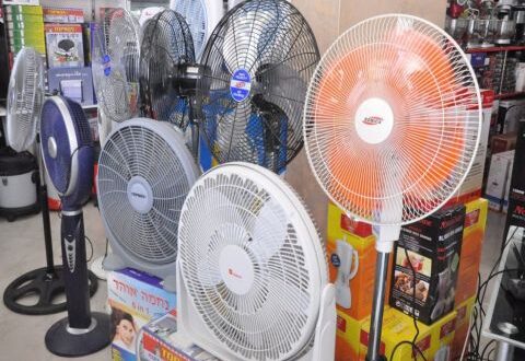 إقبال على المراوح المزودة بالبطاريات