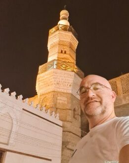 سائح إسرائيلي يجوب الإمارات والسعودية والأردن