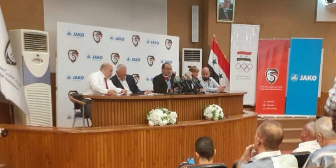 في المؤتمر الصحفي للمدربين الهولنديين